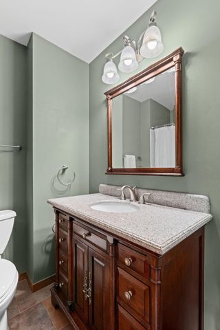 2821 Saddlebrooke Circle, Minnetonka, MN 55305