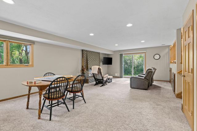 2821 Saddlebrooke Circle, Minnetonka, MN 55305