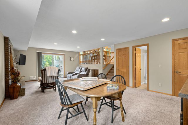 2821 Saddlebrooke Circle, Minnetonka, MN 55305