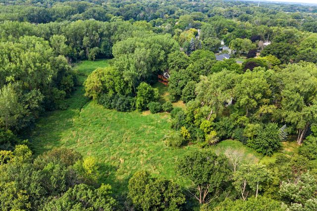 2821 Saddlebrooke Circle, Minnetonka, MN 55305