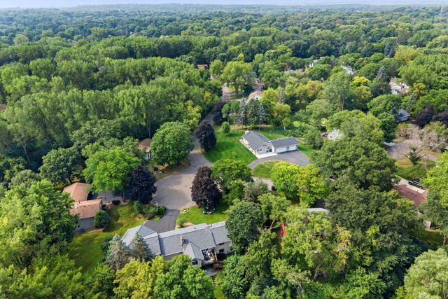 2821 Saddlebrooke Circle, Minnetonka, MN 55305
