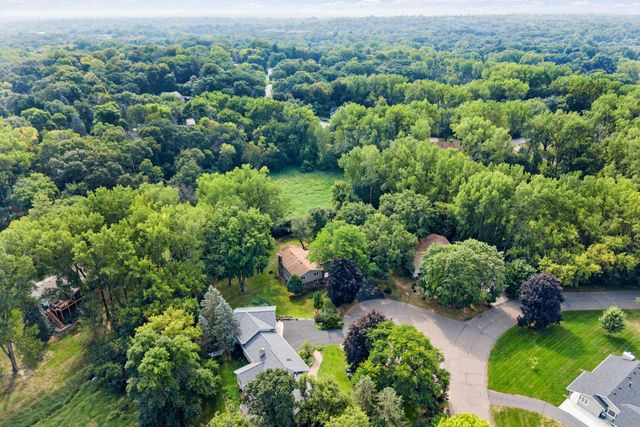 2821 Saddlebrooke Circle, Minnetonka, MN 55305