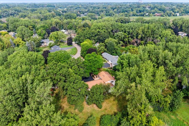 2821 Saddlebrooke Circle, Minnetonka, MN 55305