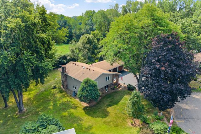 2821 Saddlebrooke Circle, Minnetonka, MN 55305
