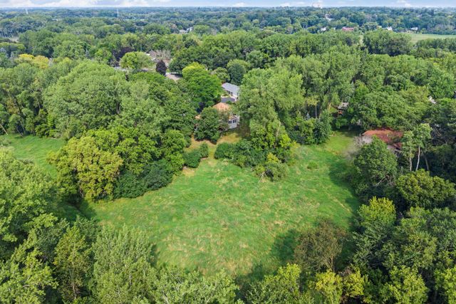 2821 Saddlebrooke Circle, Minnetonka, MN 55305