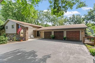 2821 Saddlebrooke Circle, Minnetonka, MN 55305