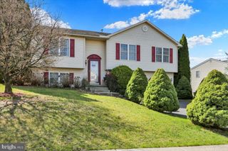 3302 WYOMING DRIVE, Reading, PA 19608
