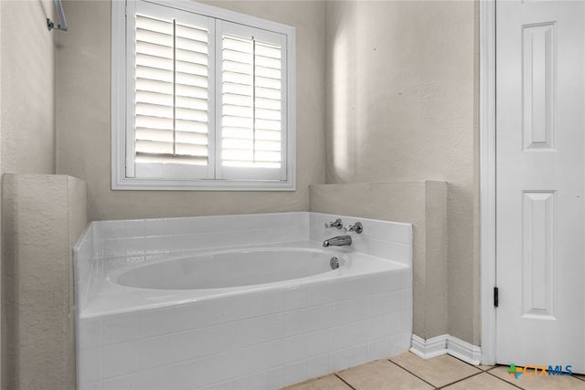 140 Plantation Drive, Seguin, TX 78155