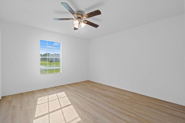 433 SE Seahouse Drive, Port St Lucie, FL 34983