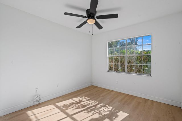 433 SE Seahouse Drive, Port St Lucie, FL 34983