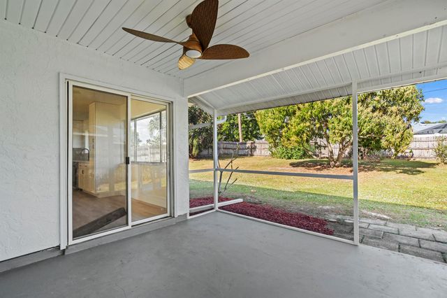 433 SE Seahouse Drive, Port St Lucie, FL 34983