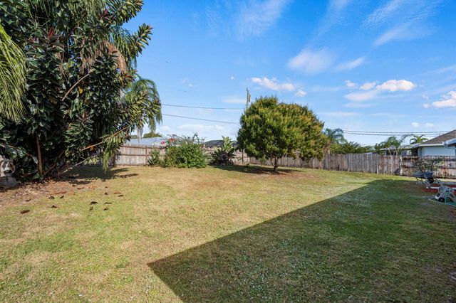 433 SE Seahouse Drive, Port St Lucie, FL 34983