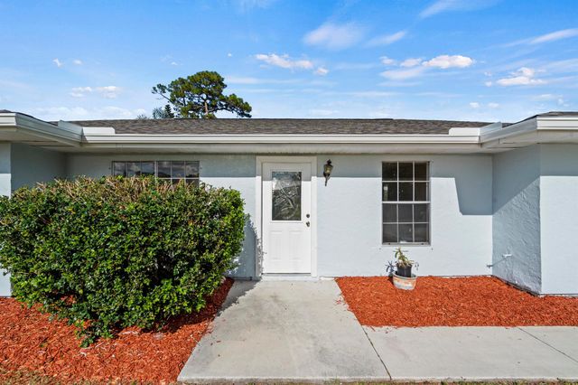 433 SE Seahouse Drive, Port St Lucie, FL 34983