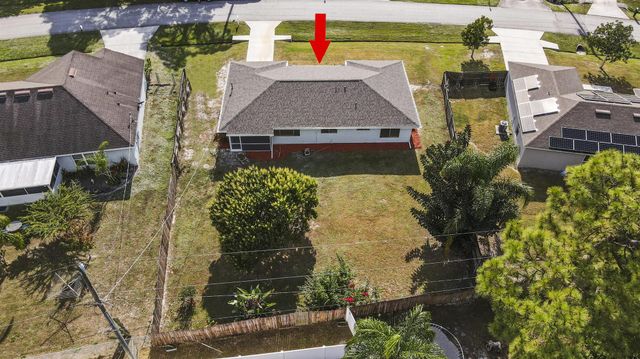 433 SE Seahouse Drive, Port St Lucie, FL 34983