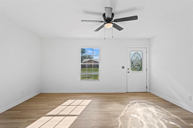 433 SE Seahouse Drive, Port St Lucie, FL 34983