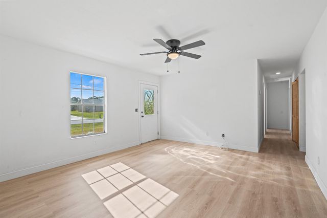 433 SE Seahouse Drive, Port St Lucie, FL 34983