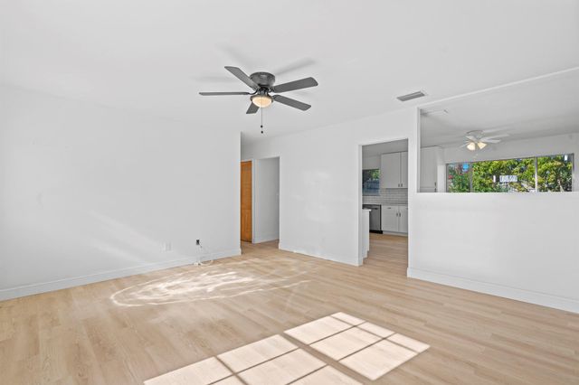 433 SE Seahouse Drive, Port St Lucie, FL 34983