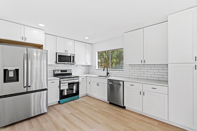 433 SE Seahouse Drive, Port St Lucie, FL 34983