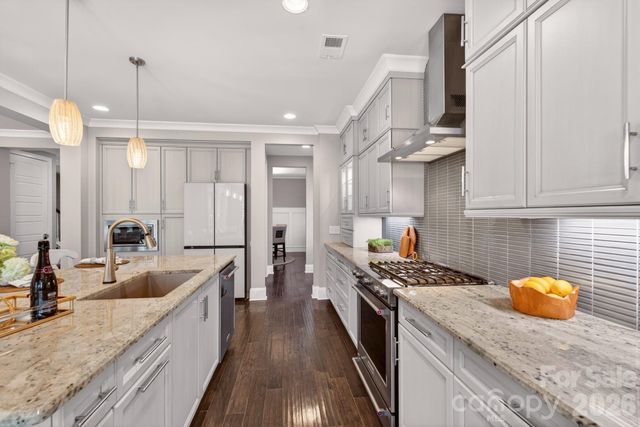 9815 Avenal Lane, Charlotte, NC 28270