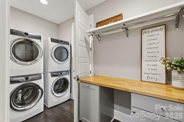 9815 Avenal Lane, Charlotte, NC 28270