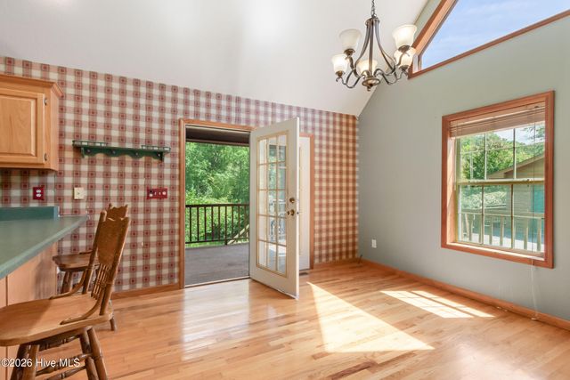 96 Loh Island Drive, Murphy, NC 28906