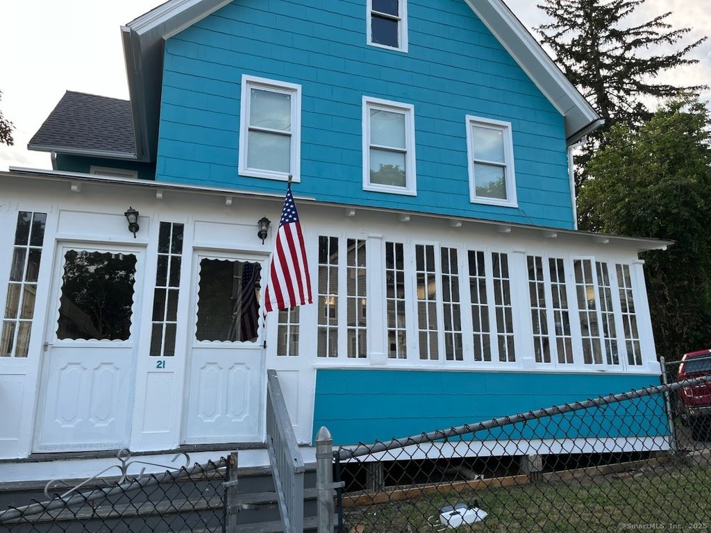 21 Rockwood Avenue 2, Ansonia, CT 06401