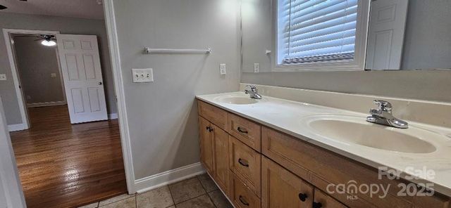 2820 Bellhaven Circle, Charlotte, NC 28214