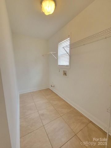 2820 Bellhaven Circle, Charlotte, NC 28214