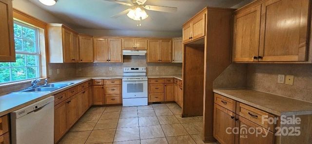 2820 Bellhaven Circle, Charlotte, NC 28214