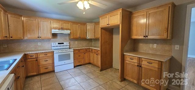 2820 Bellhaven Circle, Charlotte, NC 28214