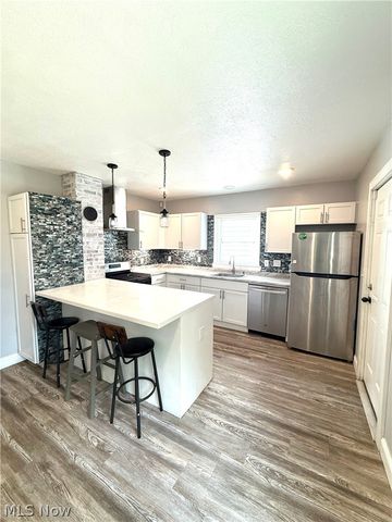 1745 E 30th Street, Lorain, OH 44055