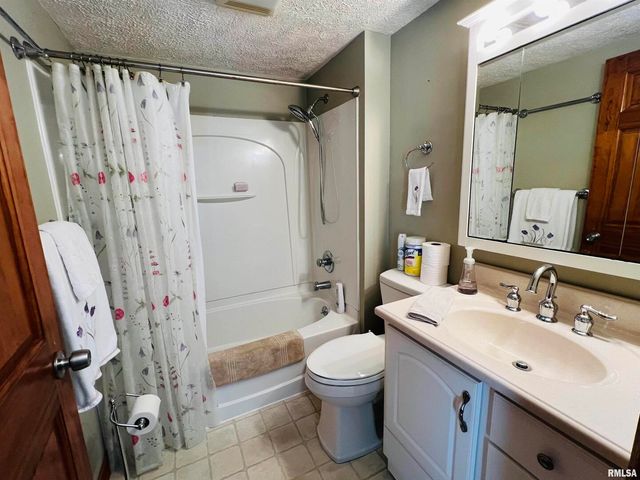 1810 S Highway 142 Highway, Eldorado, IL 62930