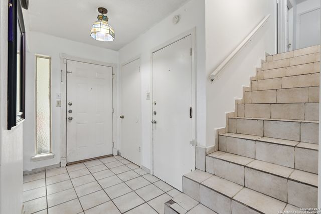 6113 Sun Dial, Leon Valley, TX 78238