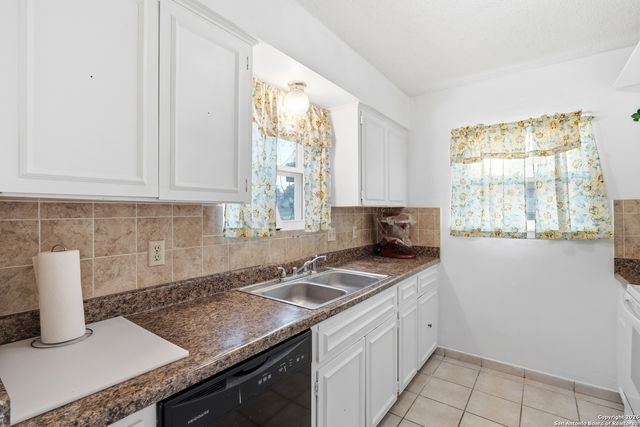 6113 Sun Dial, Leon Valley, TX 78238