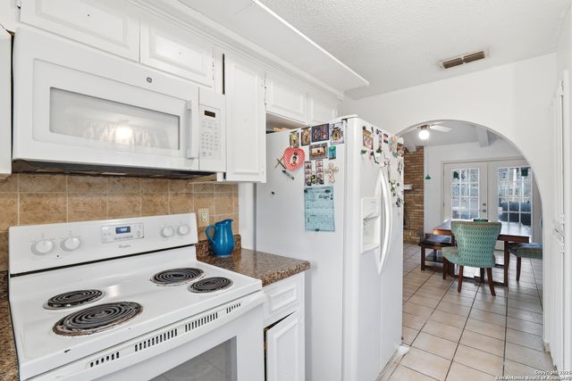 6113 Sun Dial, Leon Valley, TX 78238