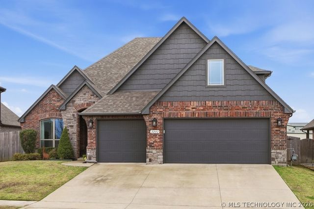 2202 W 117th Place S, Jenks, OK 74037