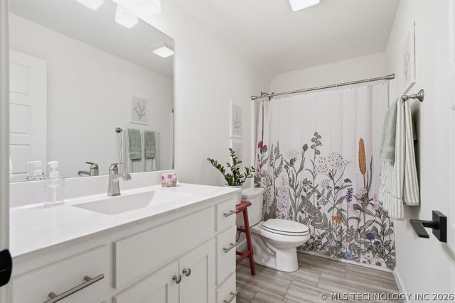 2202 W 117th Place S, Jenks, OK 74037