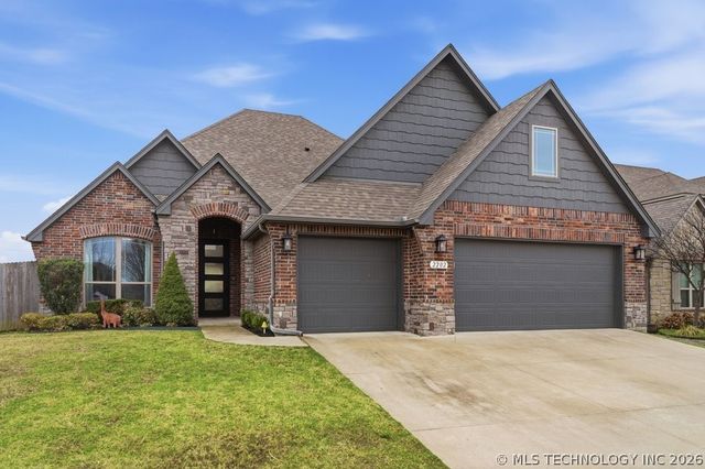 2202 W 117th Place S, Jenks, OK 74037
