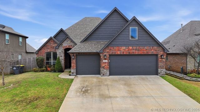 2202 W 117th Place S, Jenks, OK 74037