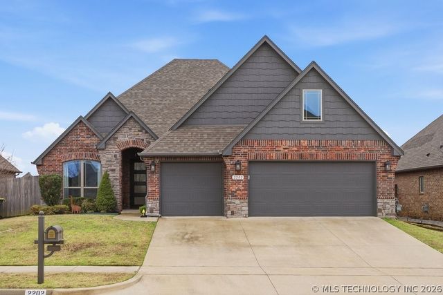 2202 W 117th Place S, Jenks, OK 74037