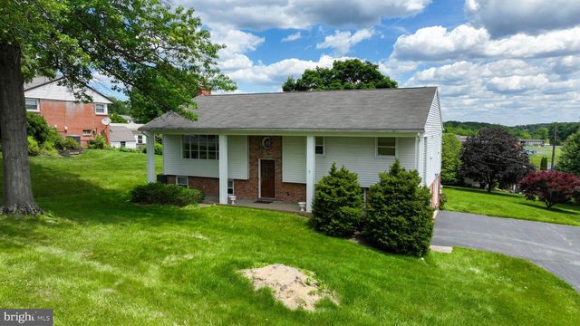213 S FRANKLIN ST, Red Lion, PA 17356