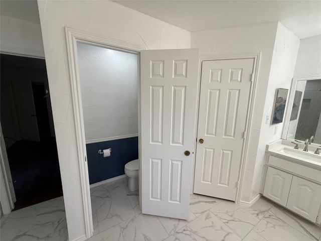 2809 Sarah Drive, Pantego, TX 76013