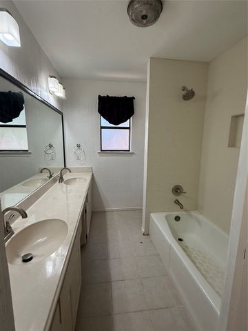 2809 Sarah Drive, Pantego, TX 76013