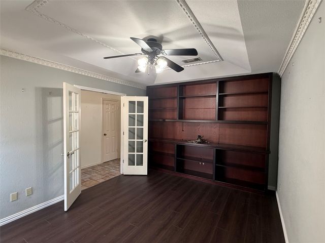 2809 Sarah Drive, Pantego, TX 76013