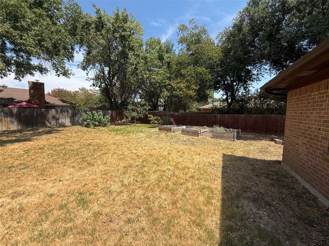 2809 Sarah Drive, Pantego, TX 76013
