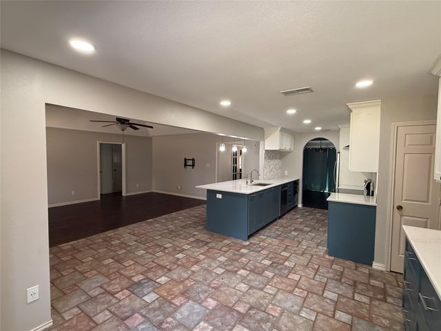 2809 Sarah Drive, Pantego, TX 76013