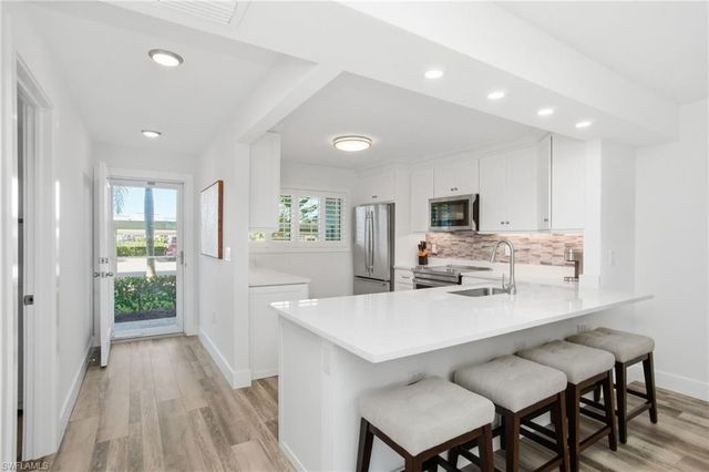 305 Goodlette-Frank RD S C205, Naples, FL 34102