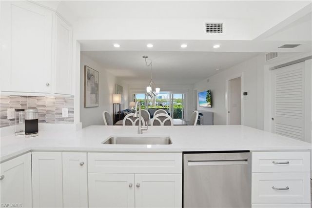 305 Goodlette-Frank RD S C205, Naples, FL 34102