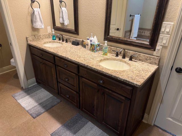 212 Nantucket Loop, Maumelle, AR 72113