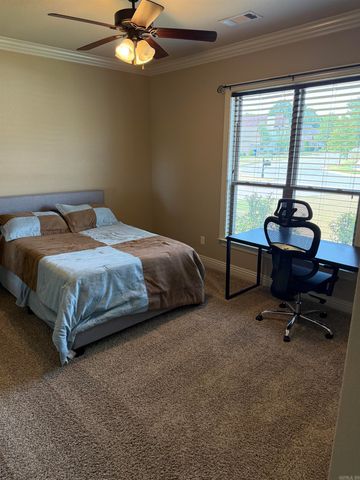 212 Nantucket Loop, Maumelle, AR 72113
